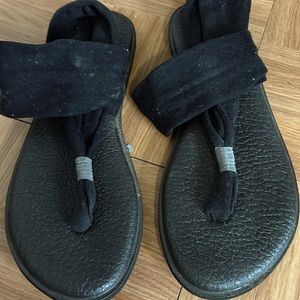 EUC. Sanuk sandal